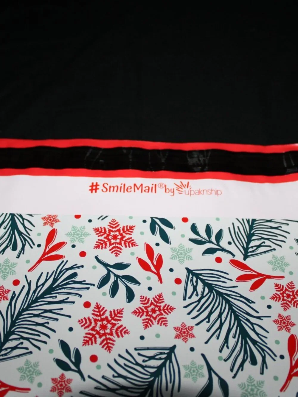50 pcs - 25 10x13 Snowflake Christmas Poly Mailers & 25 10x13 Clear Packing Bags